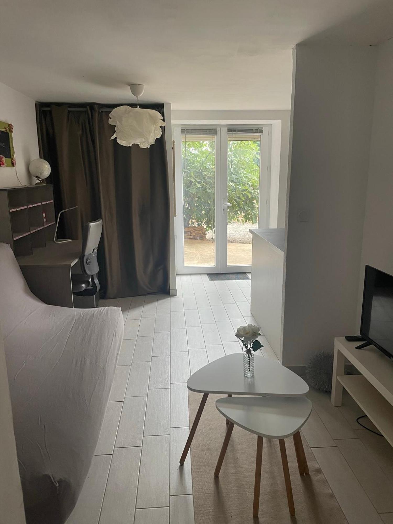 Petit Studio Aux Portes Du Beaujolais Saint-Germain-Nuelles 외부 사진